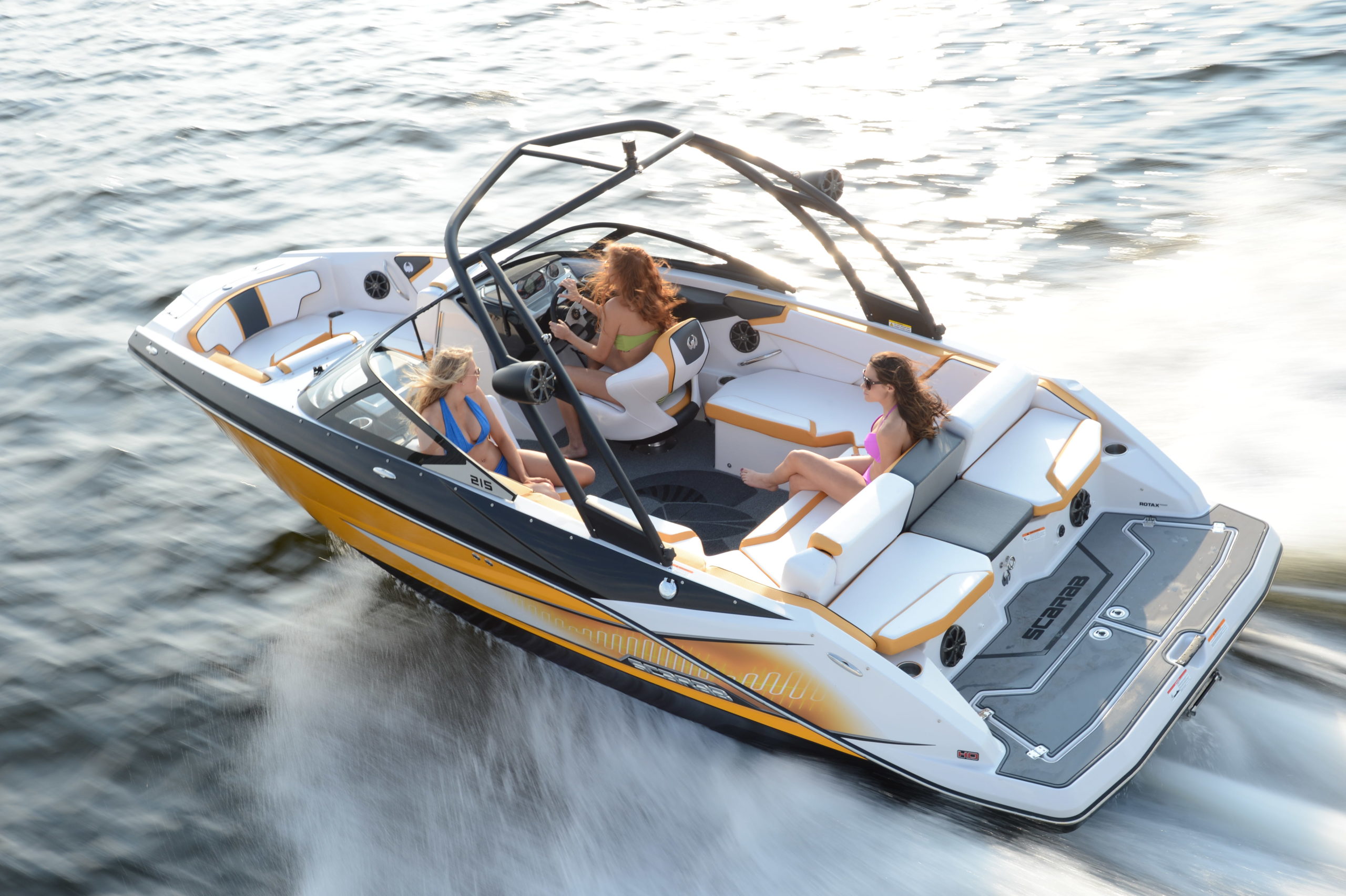 Experience Elegance on the Water with Luxury Boat Rentals